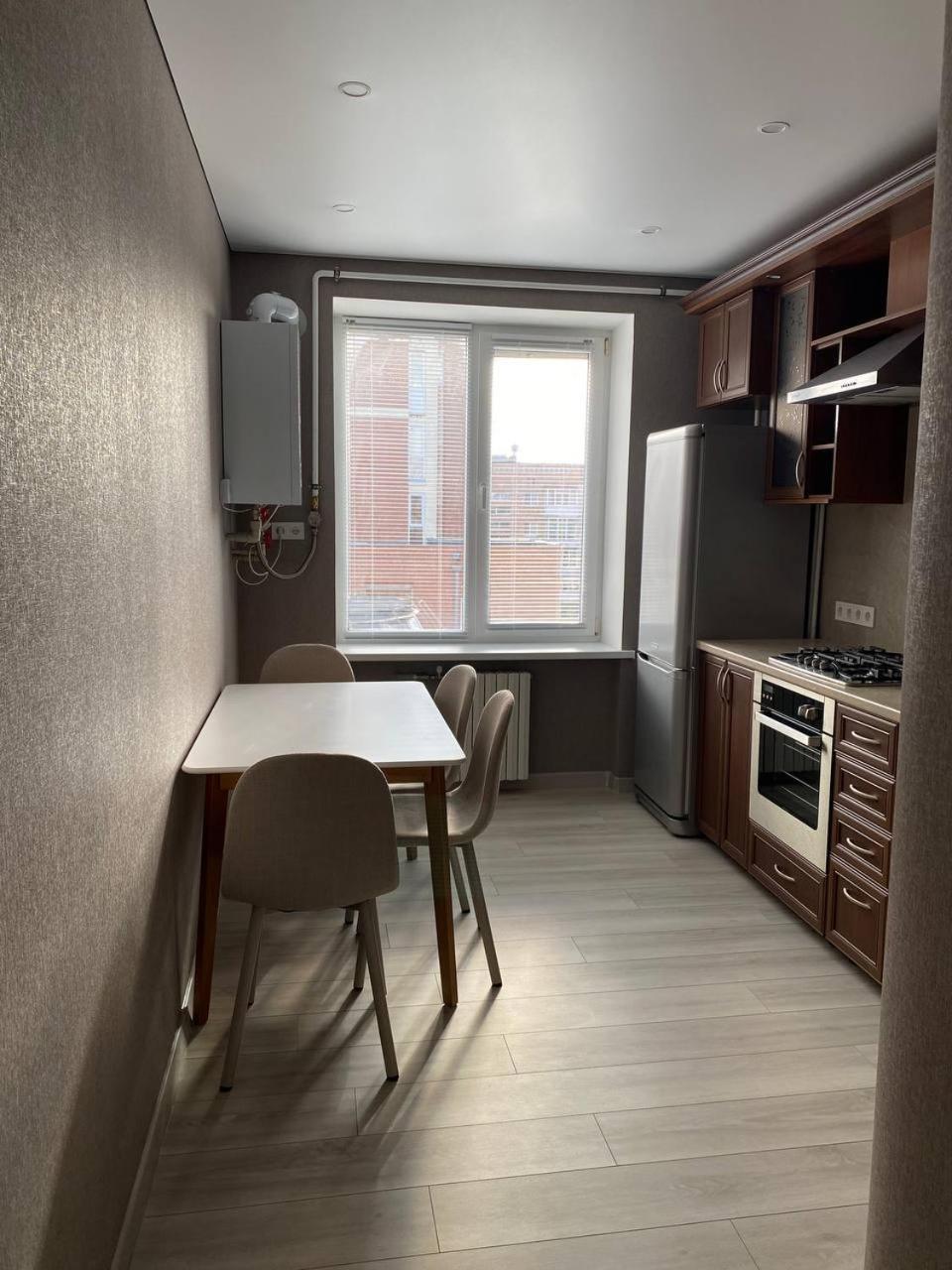 Apartpoltava Двокімнатні Апартаменти З Джакузі Біля Листопаду Εξωτερικό φωτογραφία